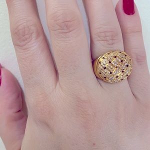 Vintage 18 ct Gold Ring with diamonds.